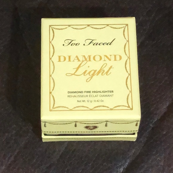 Too Faced Light Diamond Fire Highlighter - Picture 4 of 4
